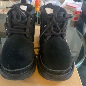Toddler Neumel Ugg black boots